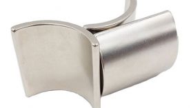 為什么電機(jī)里要用釹鐵硼磁瓦而不是鐵氧體？「聚盛磁鐵」